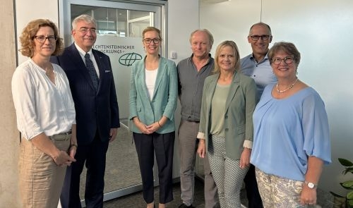 Bild von Besuch der Aussenministerin im LED