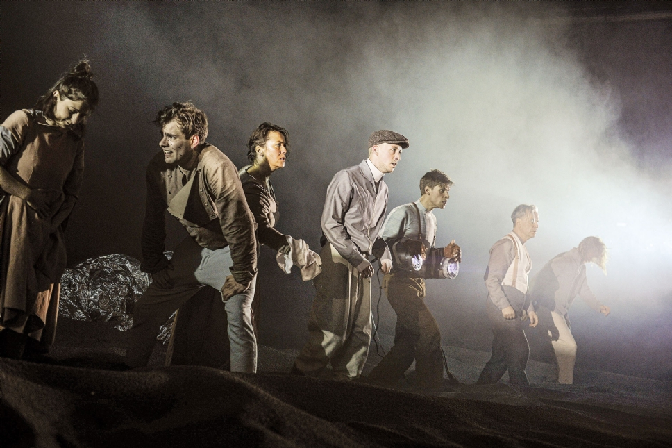 Bild von Schauspiel-Aufführung «Früchte des Zorns» in Kooperation TAK/LED